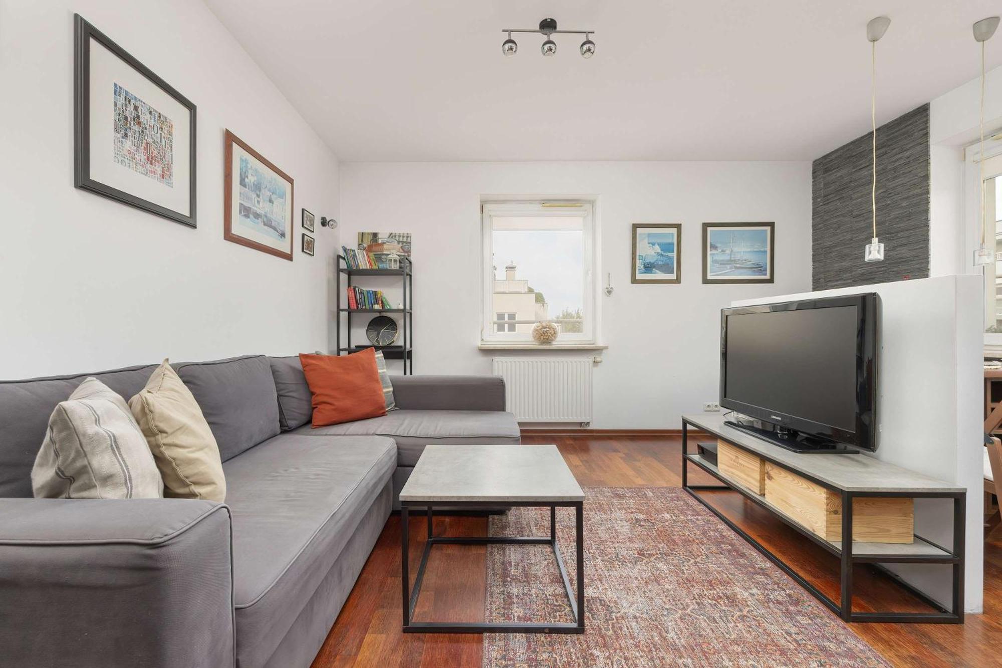 Cozy With Parking Near Babice Airport By Renters Apartament Warszawa